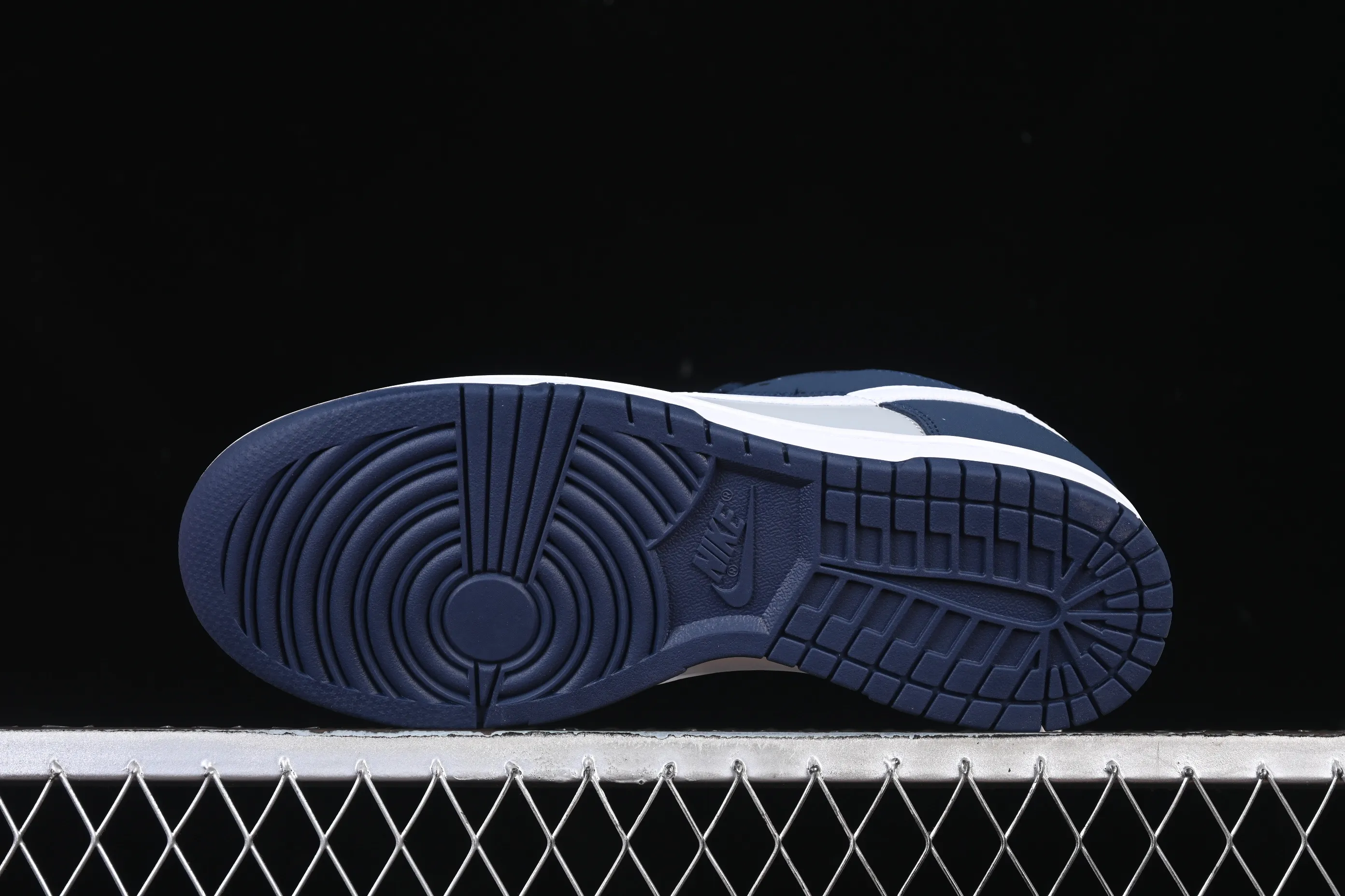 All categories Nk SB Dunk series Nk SB Dunk Low low-top sneakers Nike Dunk Low "Suede Georgetown" Georgetown low-top casual sneakers IB3079-400